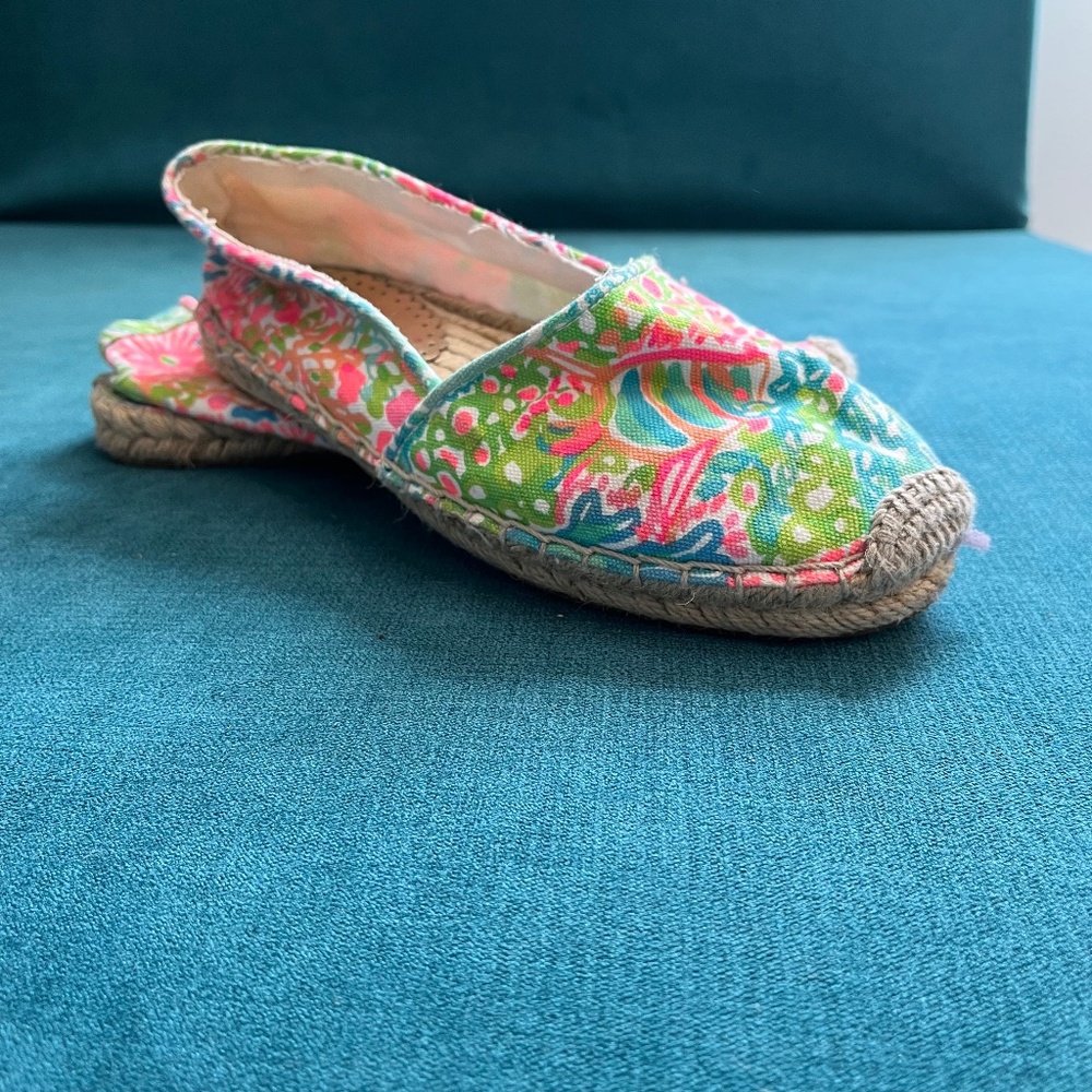 Lilly Pulitzer Espadrilles Floral Pattern Womens Size 6 Flats Lia Lovers Coral